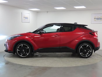 Used Toyota C-HR 2021 for sale - 76766182: Photo