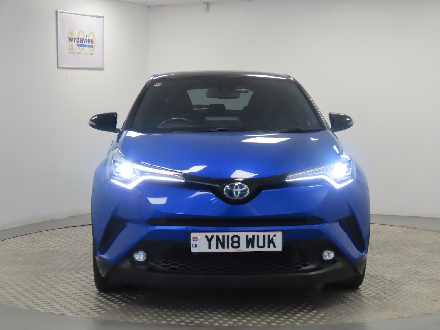 Used Toyota C-HR 2018 for sale - 77285619: Photo 2