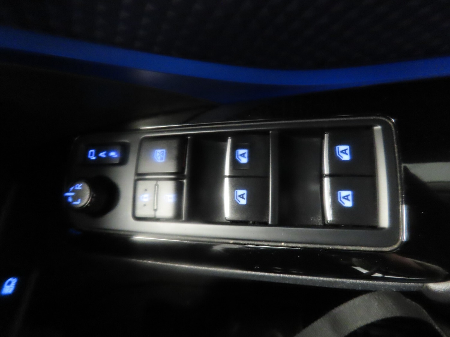 Used Toyota C-HR 2018 for sale - 77285619: Photo 29