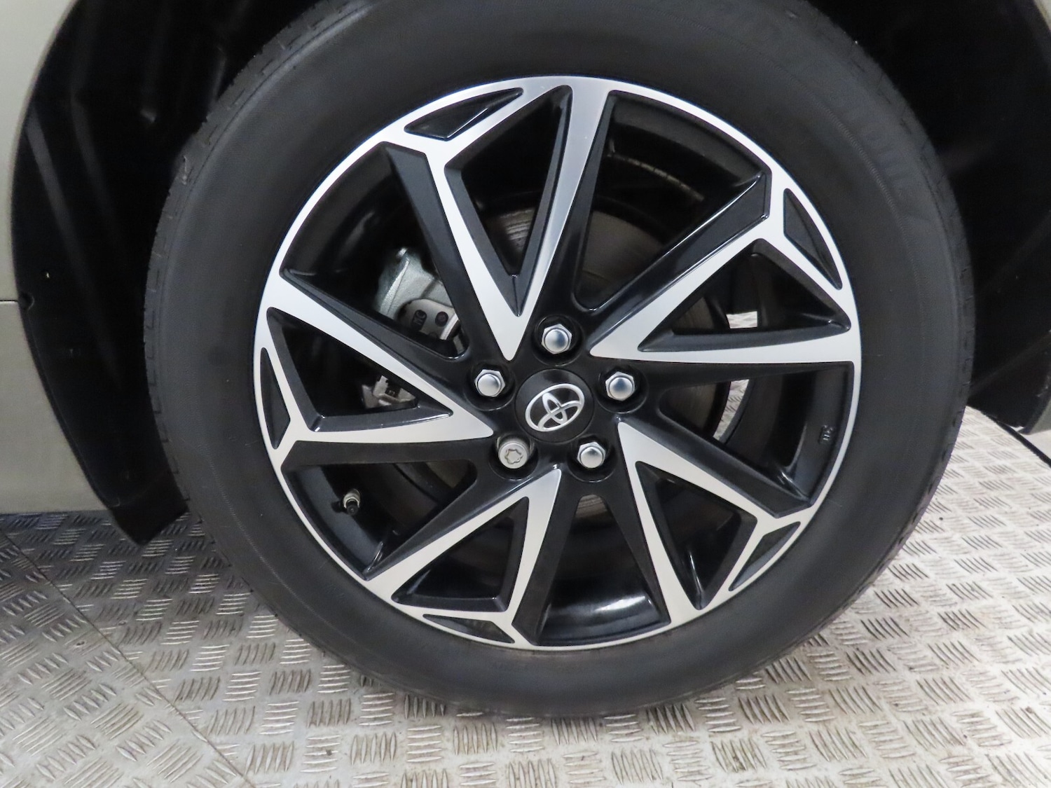 Used Toyota Yaris 2023 for sale - 77247942: Photo 12