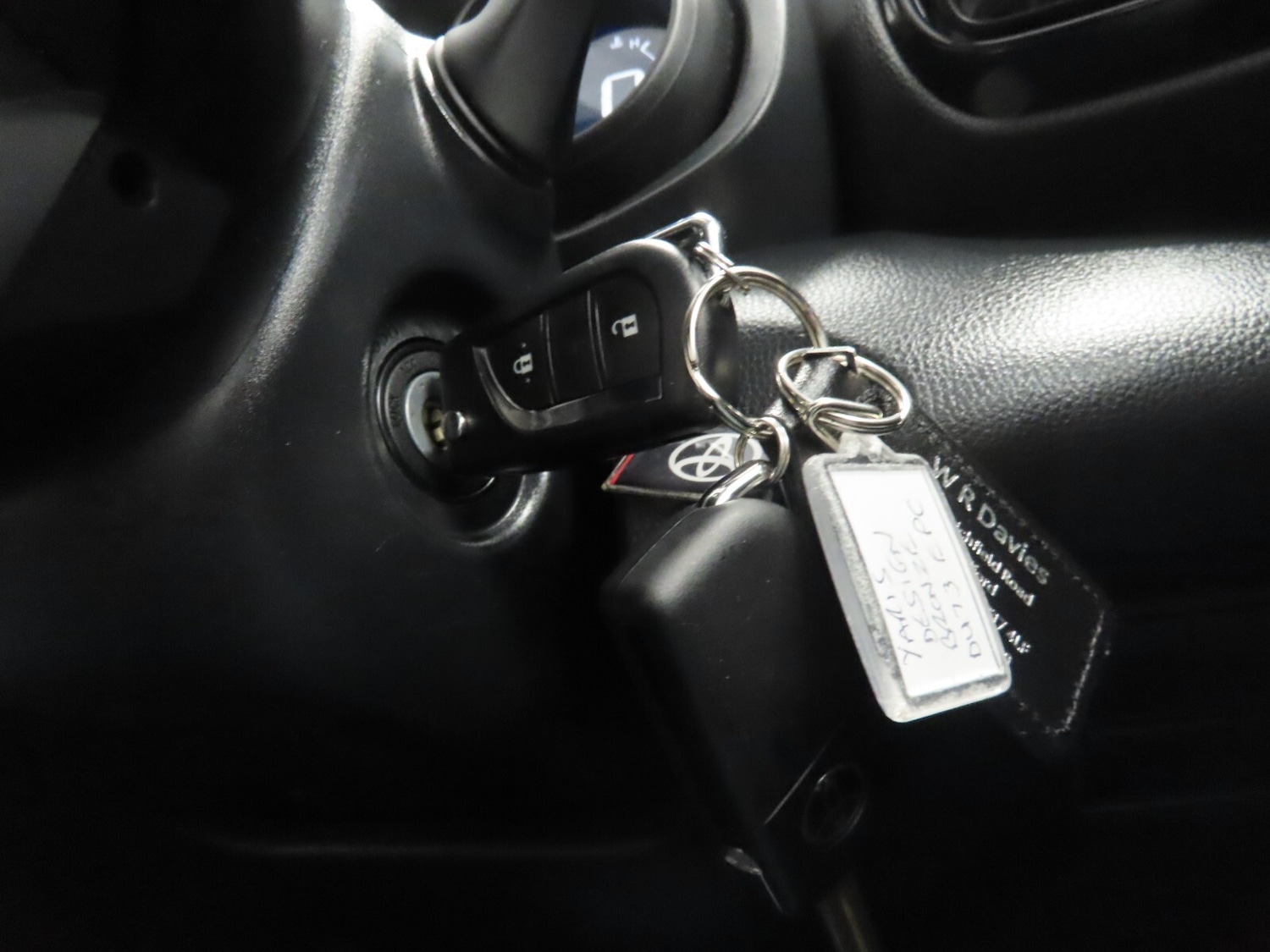 Used Toyota Yaris 2023 for sale - 77247942: Photo 28