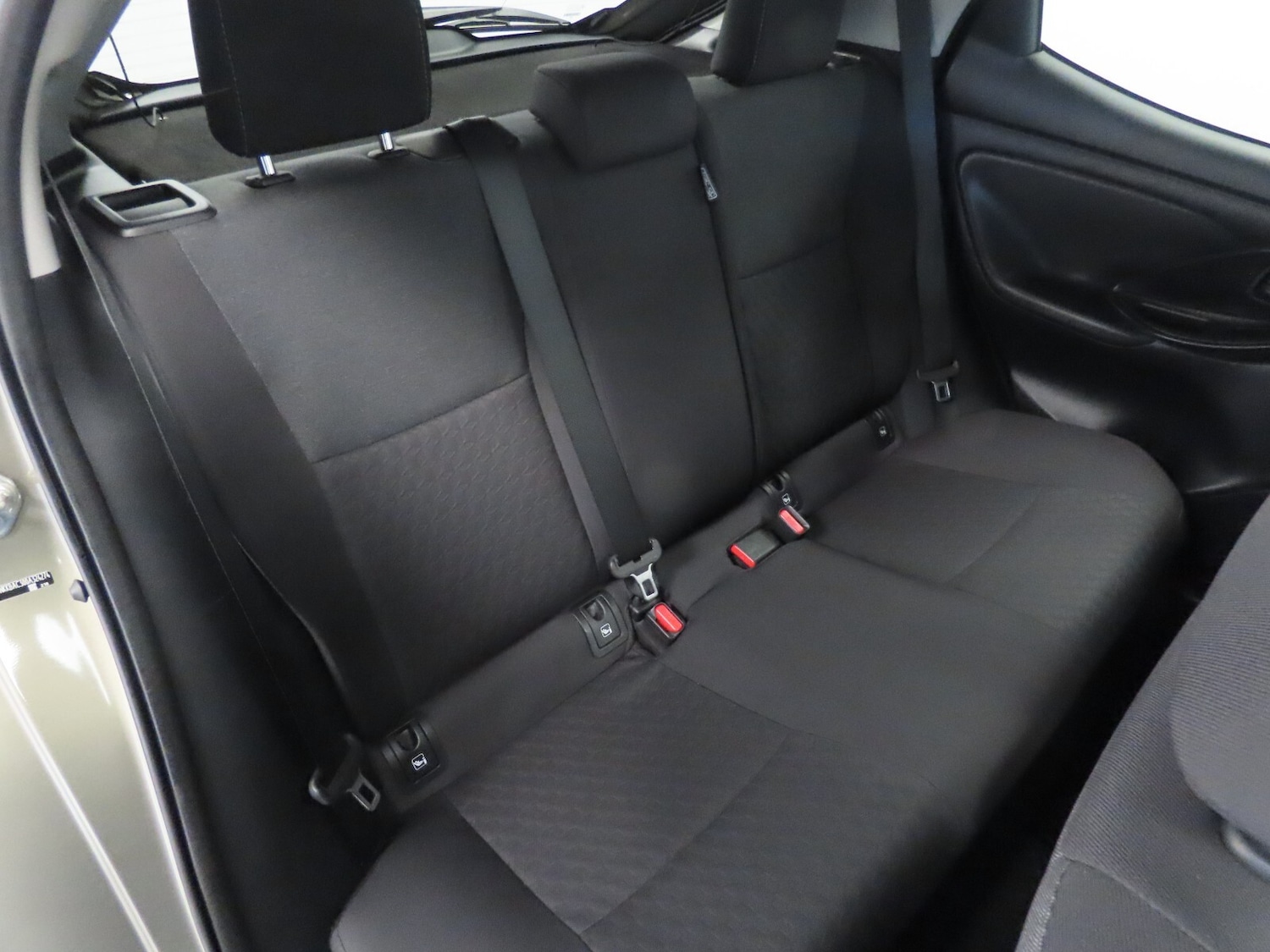 Used Toyota Yaris 2023 for sale - 77247942: Photo 32