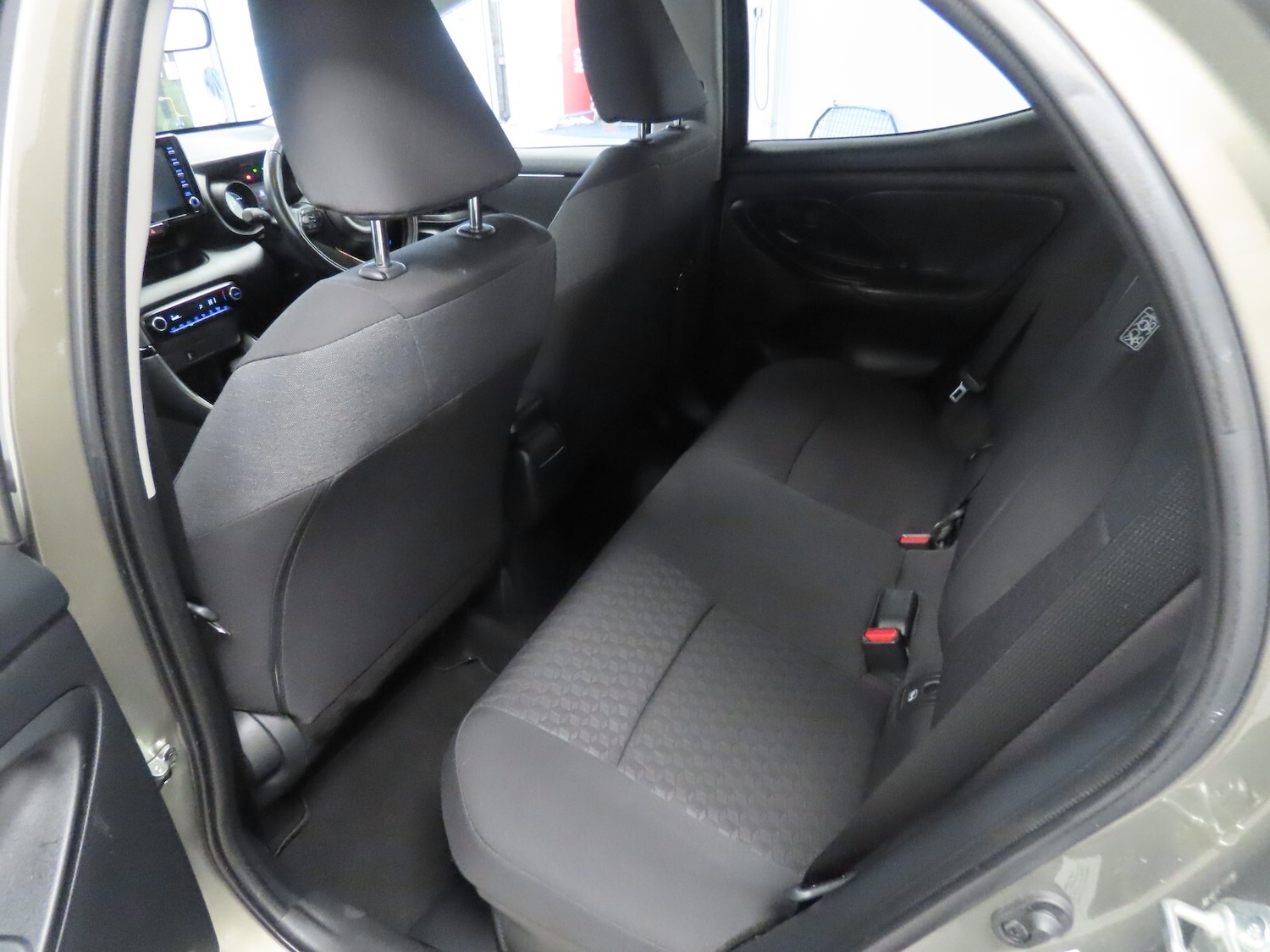 Used Toyota Yaris 2023 for sale - 77247942: Photo 35