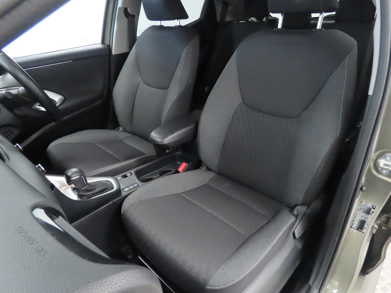 Used Toyota Yaris 2023 for sale - 77247942: Photo 38