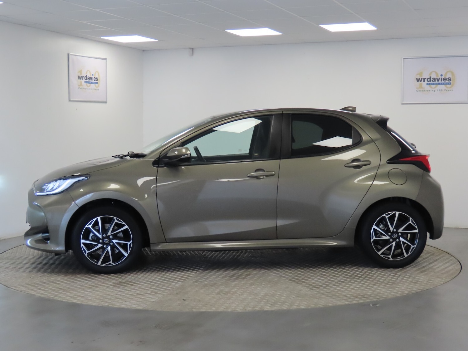 Used Toyota Yaris 2023 for sale - 77247942: Photo 4