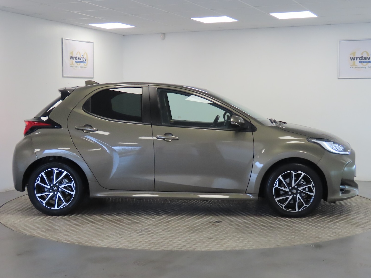 Used Toyota Yaris 2023 for sale - 77247942: Photo 8