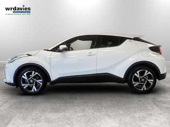 Used Toyota C-HR 2023 for sale - 79202859: Photo