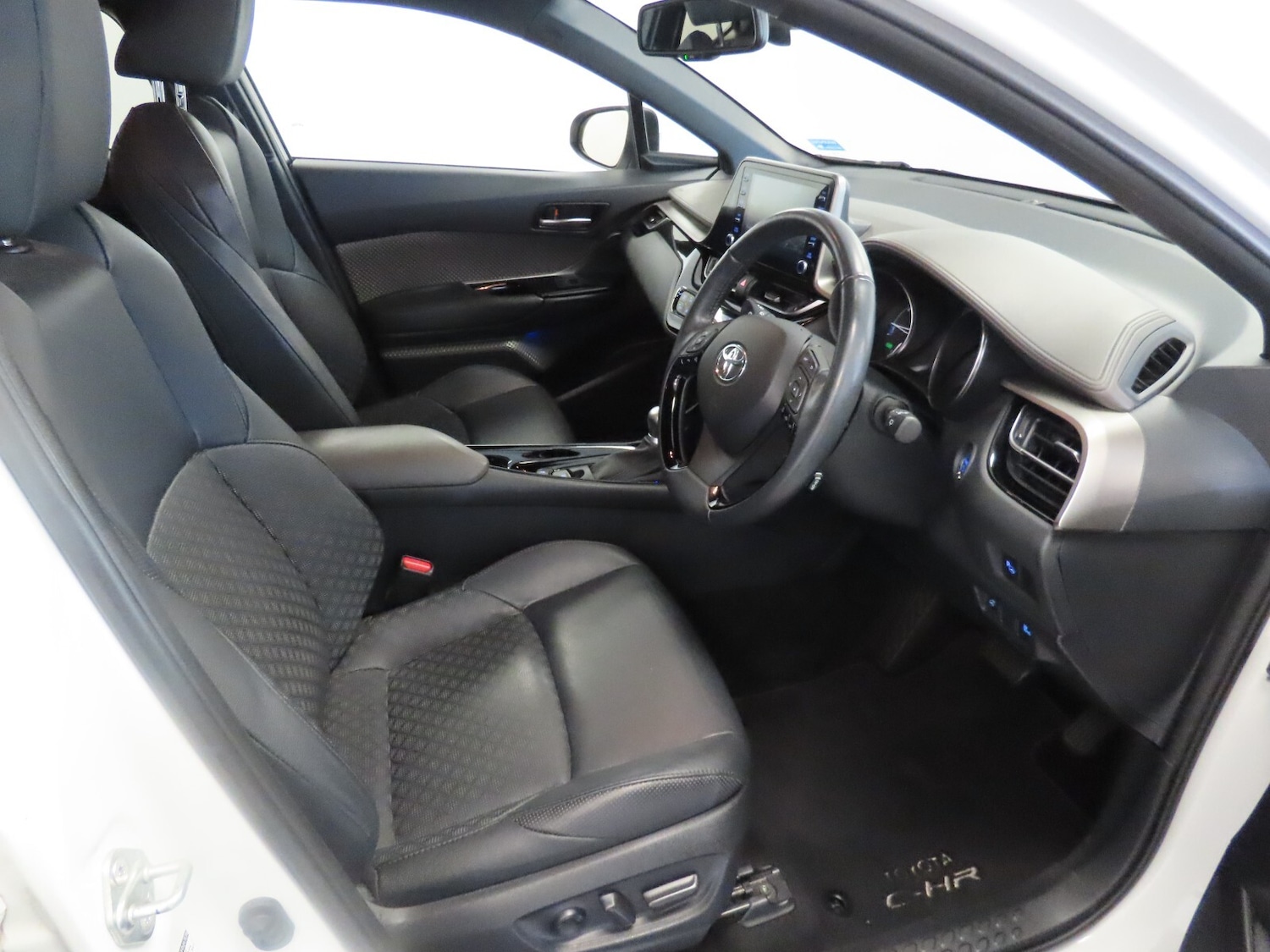 Used Toyota C-HR 2021 for sale - 76580063: Photo 15