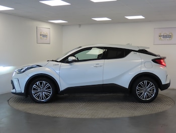 Used Toyota C-HR 2021 for sale - 76580063: Photo