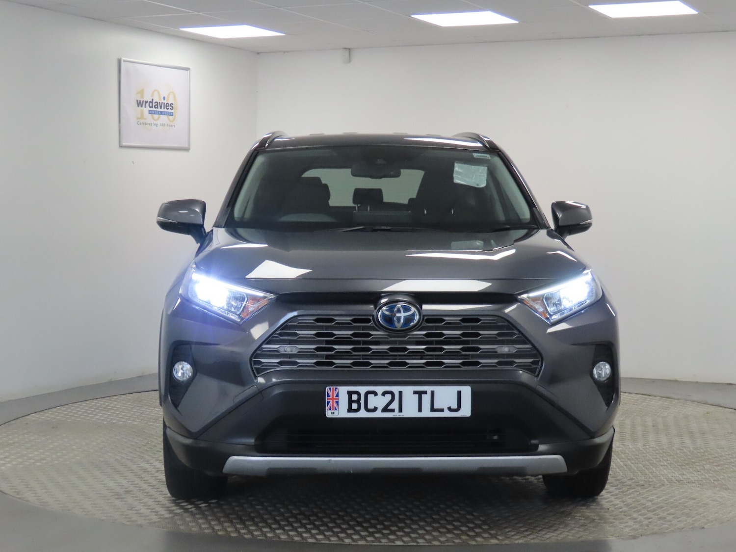 Used Toyota RAV4 2021 for sale - 77640664: Photo 2