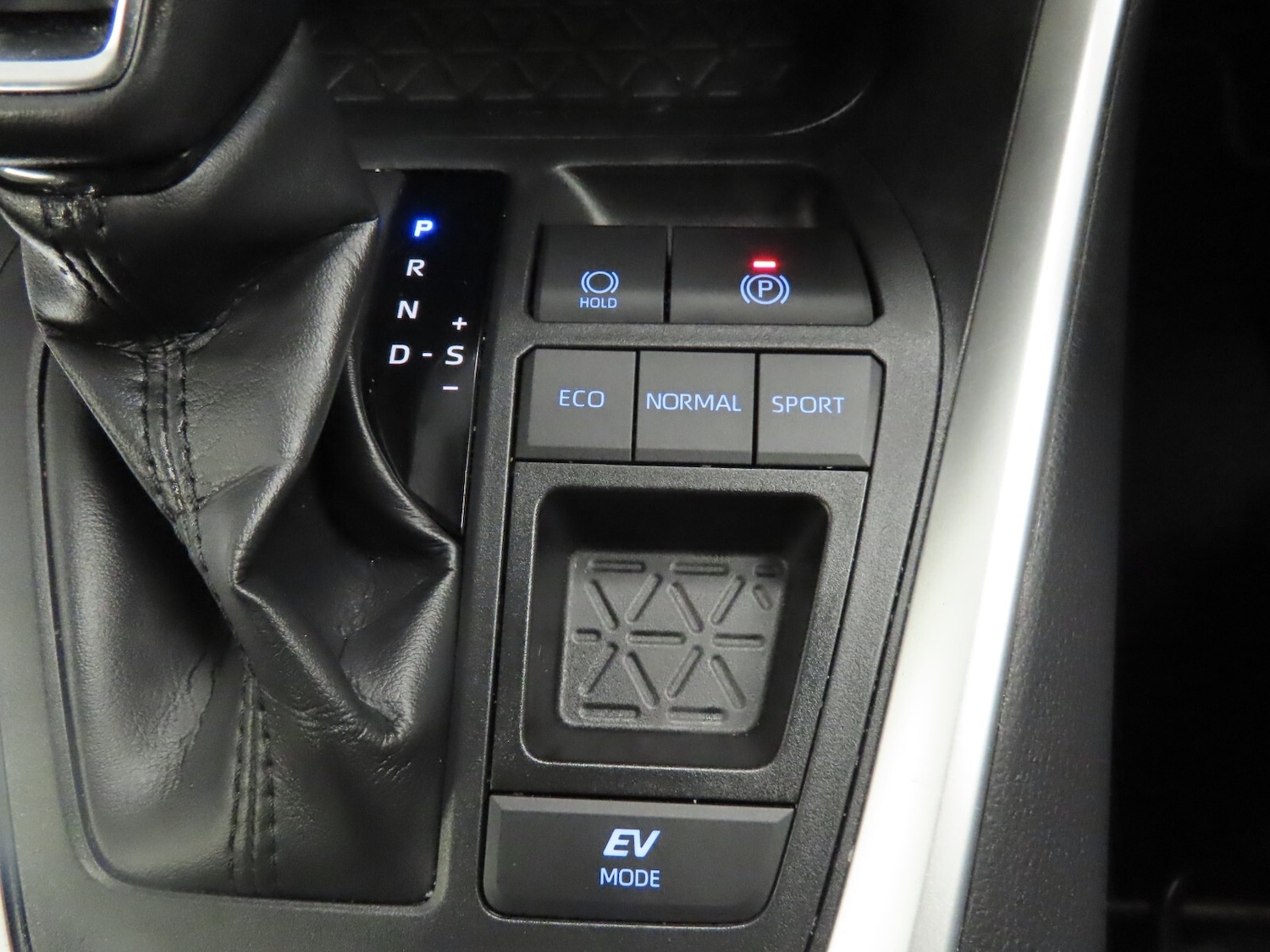 Used Toyota RAV4 2021 for sale - 77640664: Photo 27