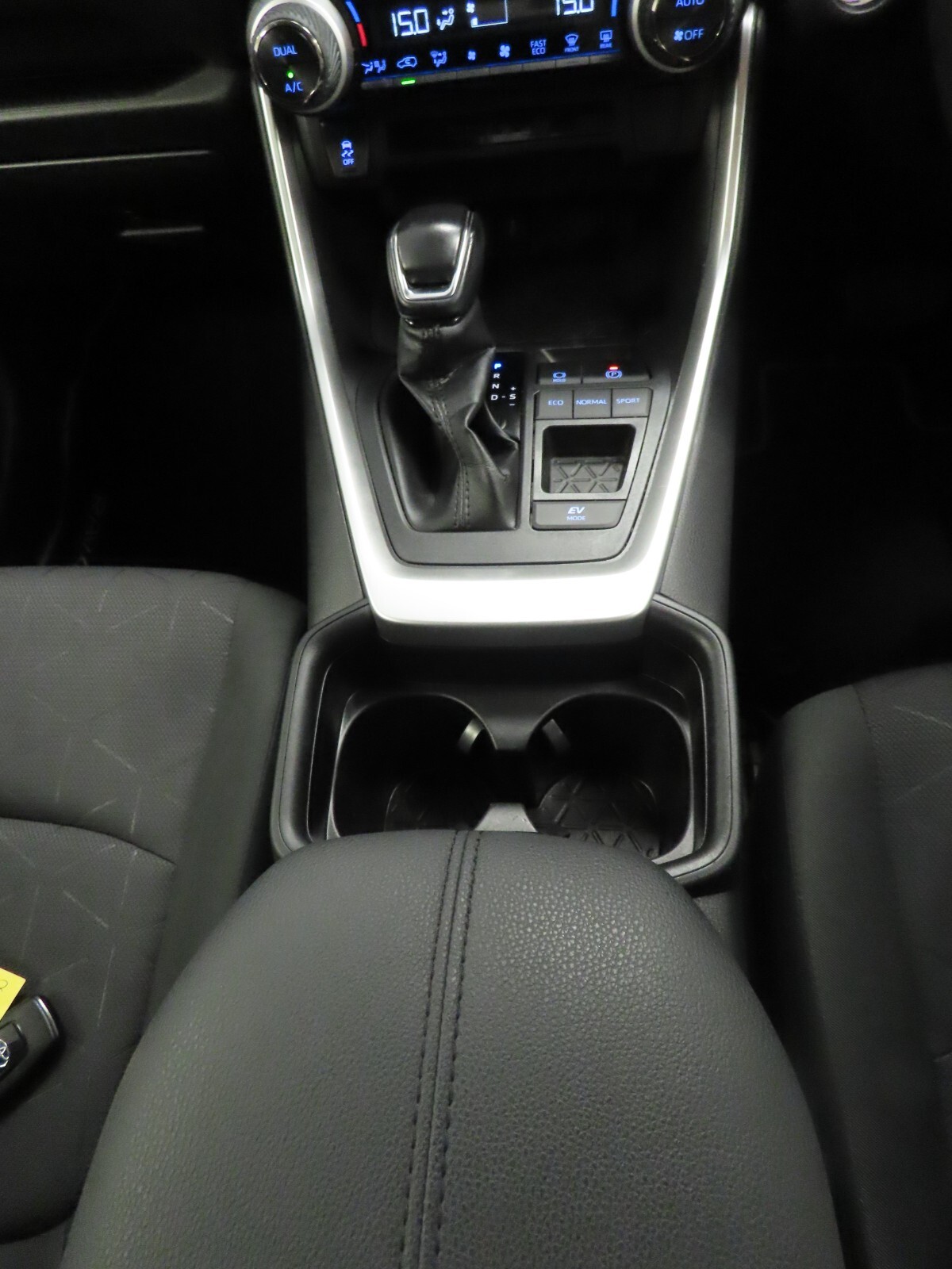 Used Toyota RAV4 2021 for sale - 77640664: Photo 28