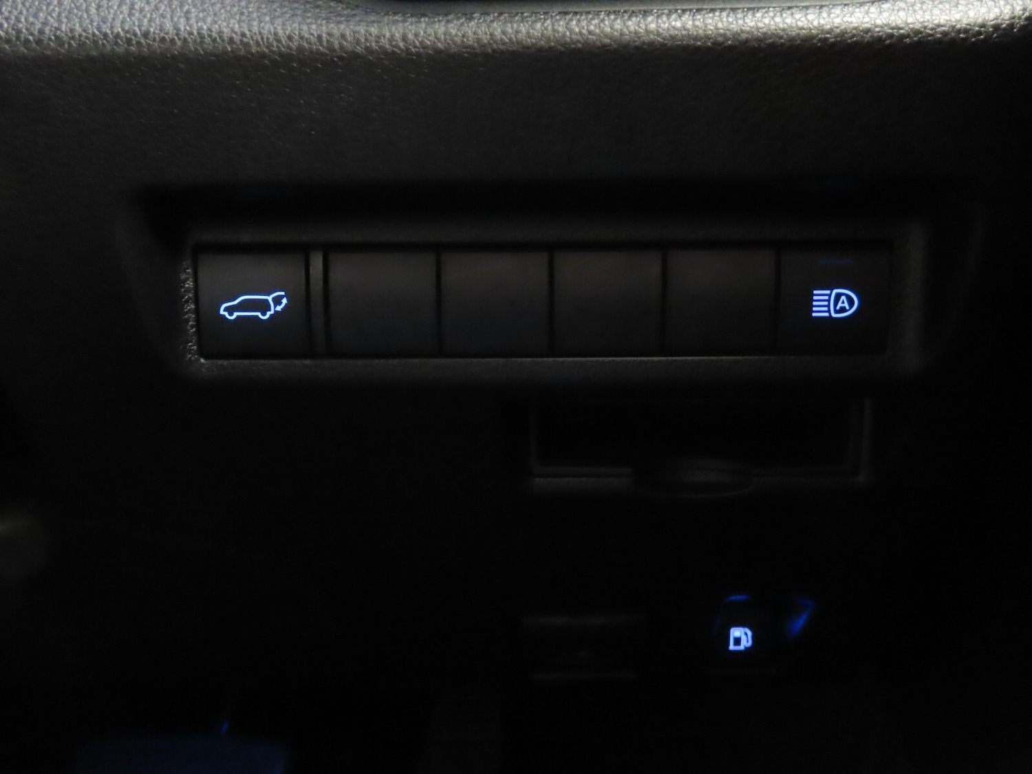 Used Toyota RAV4 2021 for sale - 77640664: Photo 29