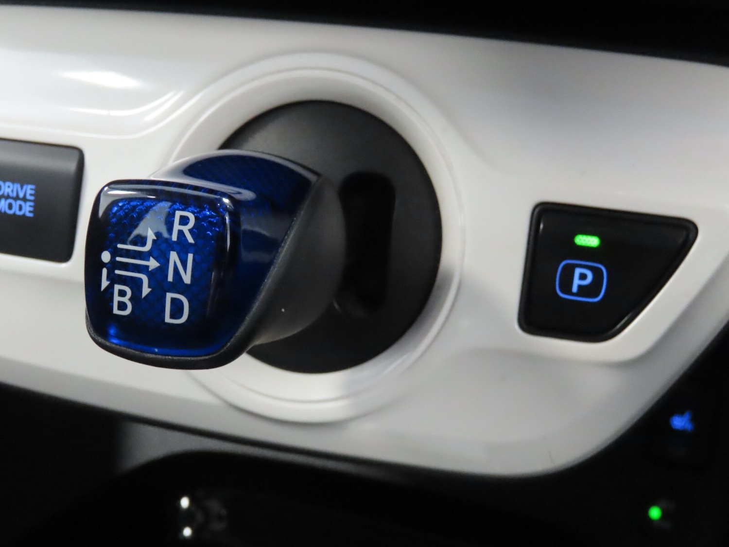 Used Toyota Prius 2017 for sale - 76580225: Photo 24