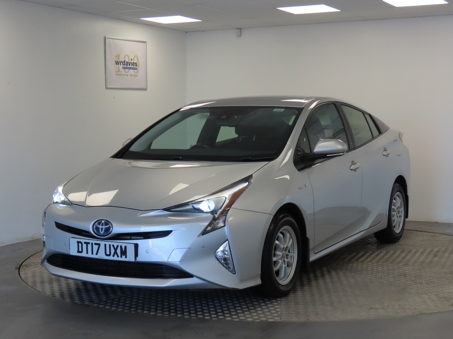 Used Toyota Prius 2017 for sale - 76580225: Photo 3