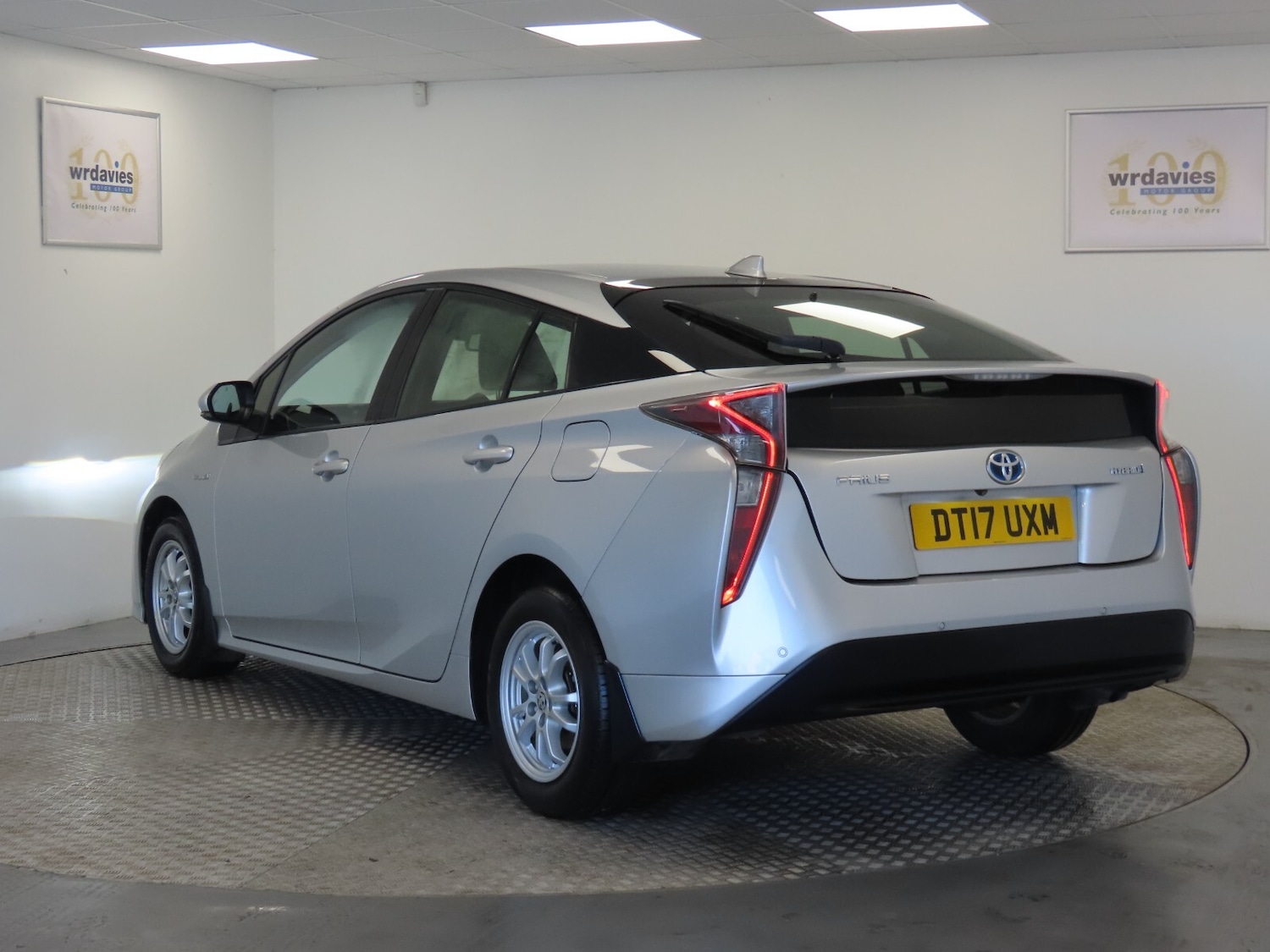 Used Toyota Prius 2017 for sale - 76580225: Photo 5