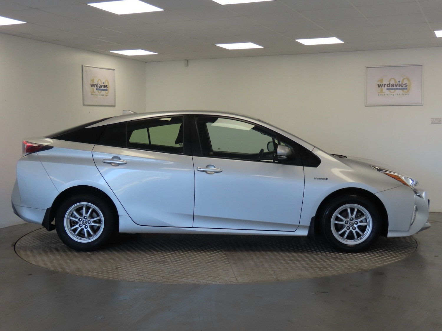 Used Toyota Prius 2017 for sale - 76580225: Photo 8