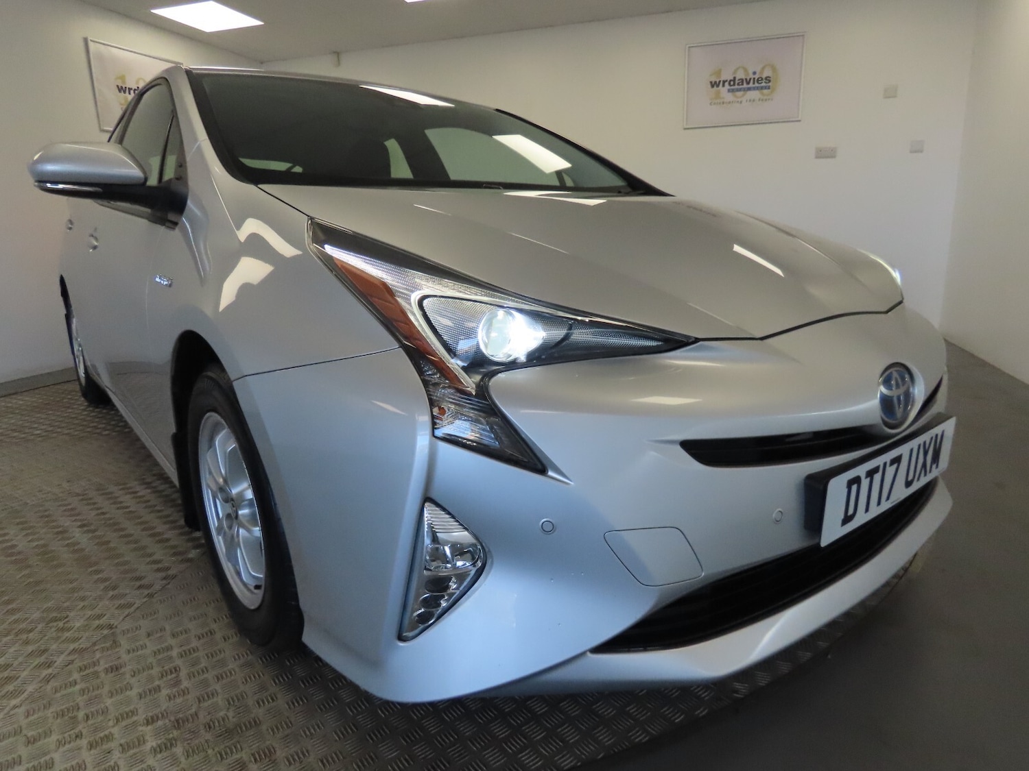 Used Toyota Prius 2017 for sale - 76580225: Photo 9