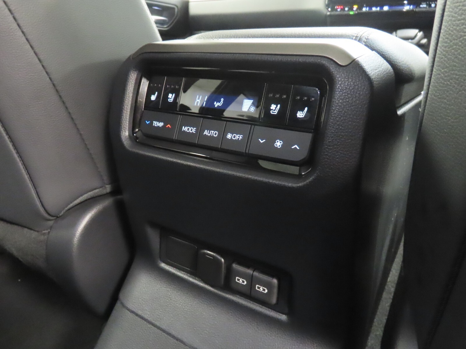 Used Toyota Land Cruiser 2024 for sale - 76647868: Photo 35