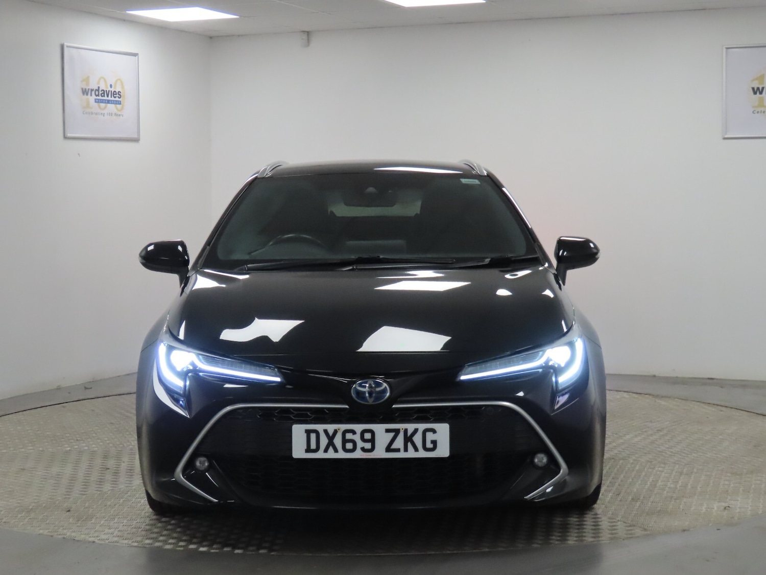 Used Toyota Corolla 2019 for sale - 76652640: Photo 2