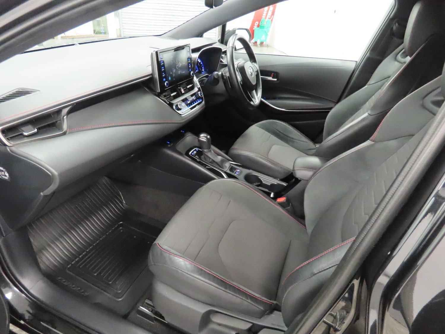 Used Toyota Corolla 2019 for sale - 76652640: Photo 37