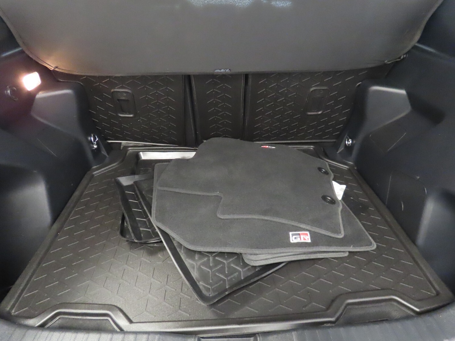 Used Toyota Yaris Cross 2023 for sale - 77353694: Photo 33