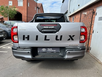 Used Toyota Hilux 2025 for sale - 78456418: Photo