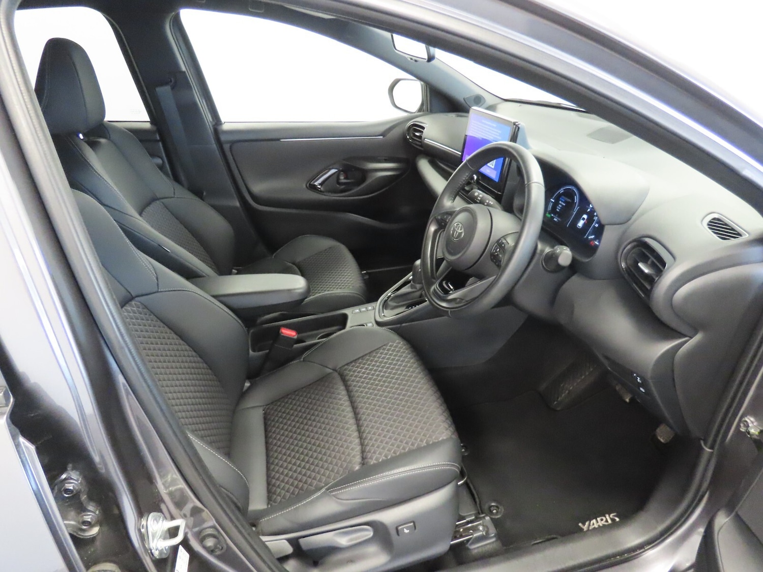 Used Toyota Yaris 2024 for sale - 77413871: Photo 15