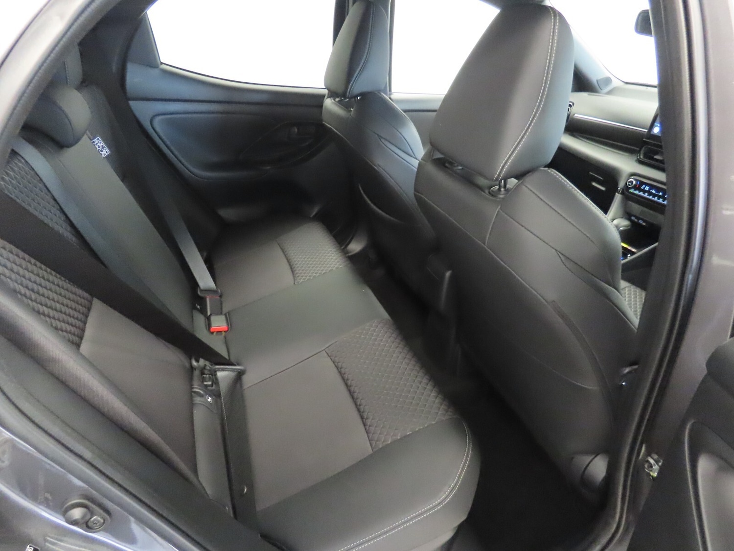 Used Toyota Yaris 2024 for sale - 77413871: Photo 31