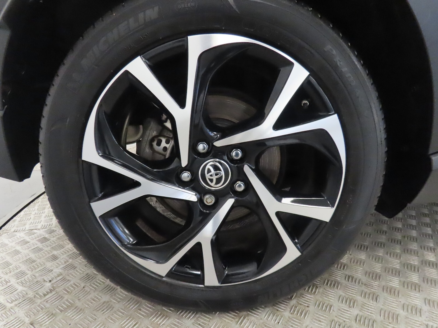 Used Toyota C-HR 2021 for sale - 76766176: Photo 11