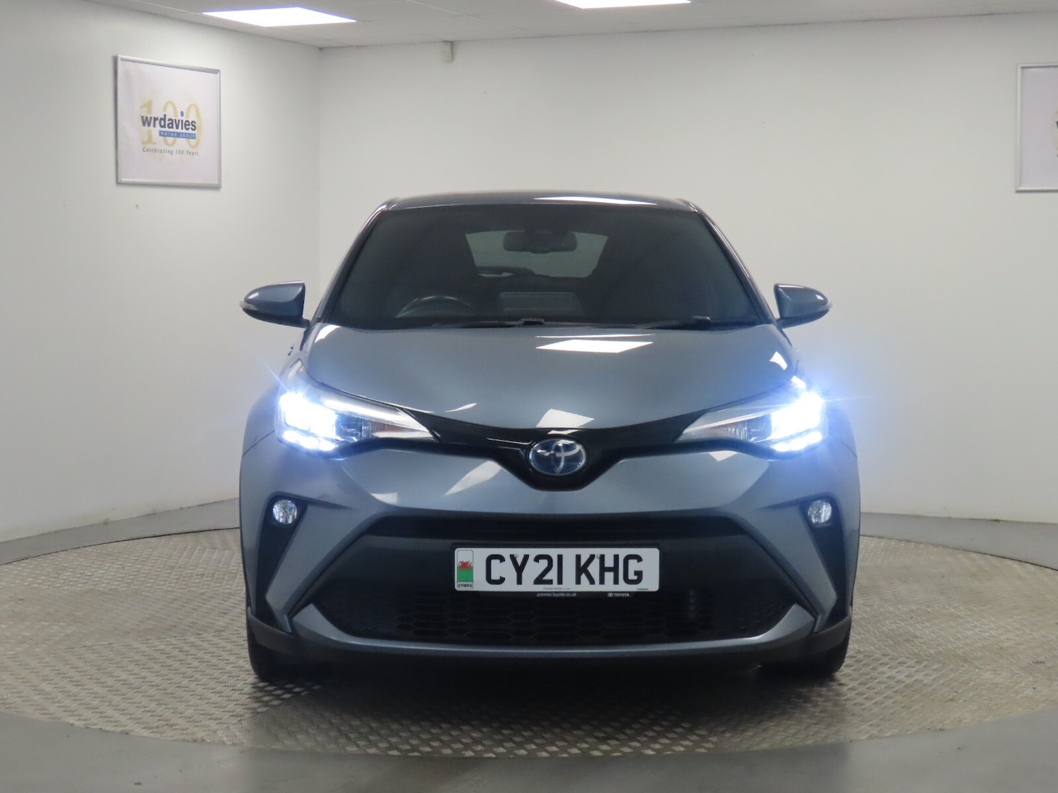 Used Toyota C-HR 2021 for sale - 76766176: Photo 2