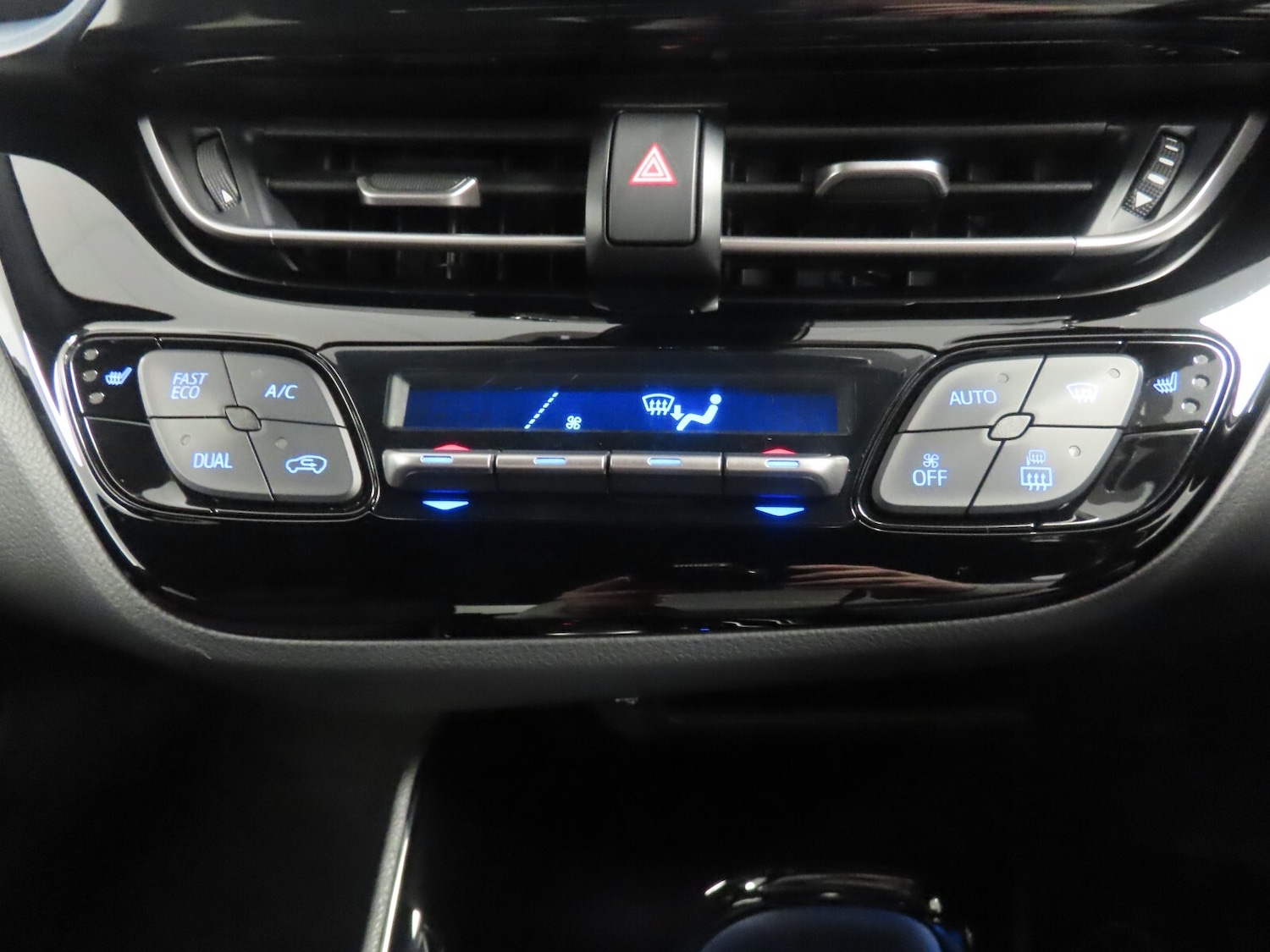 Used Toyota C-HR 2021 for sale - 76766176: Photo 23