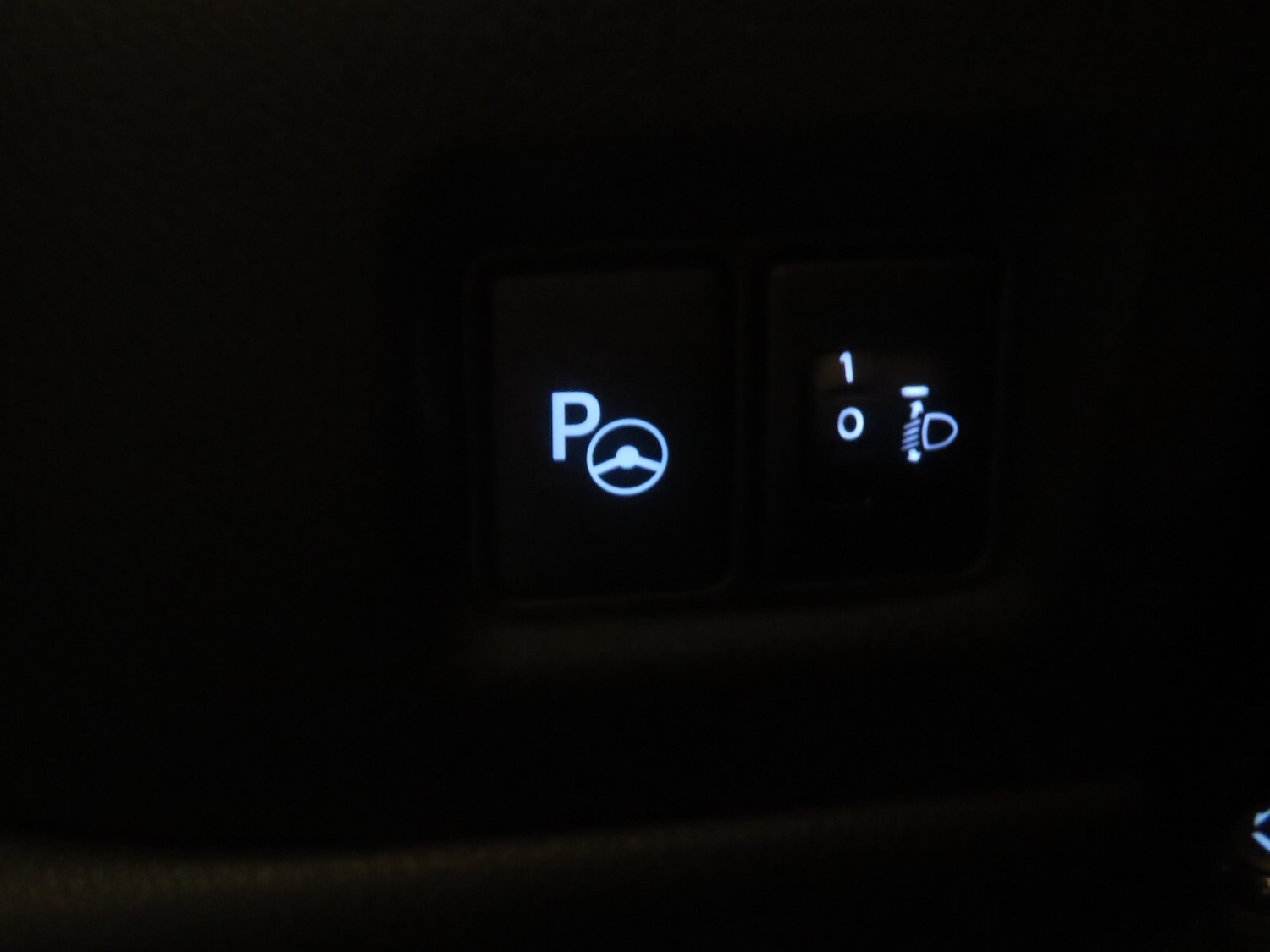 Used Toyota C-HR 2021 for sale - 76766176: Photo 29