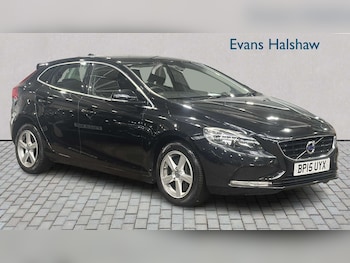 Used Volvo V40 2015 for sale - 79455736: Photo