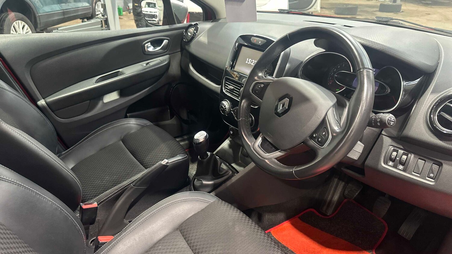 Used Renault Clio for sale - 77862445: Photo 8