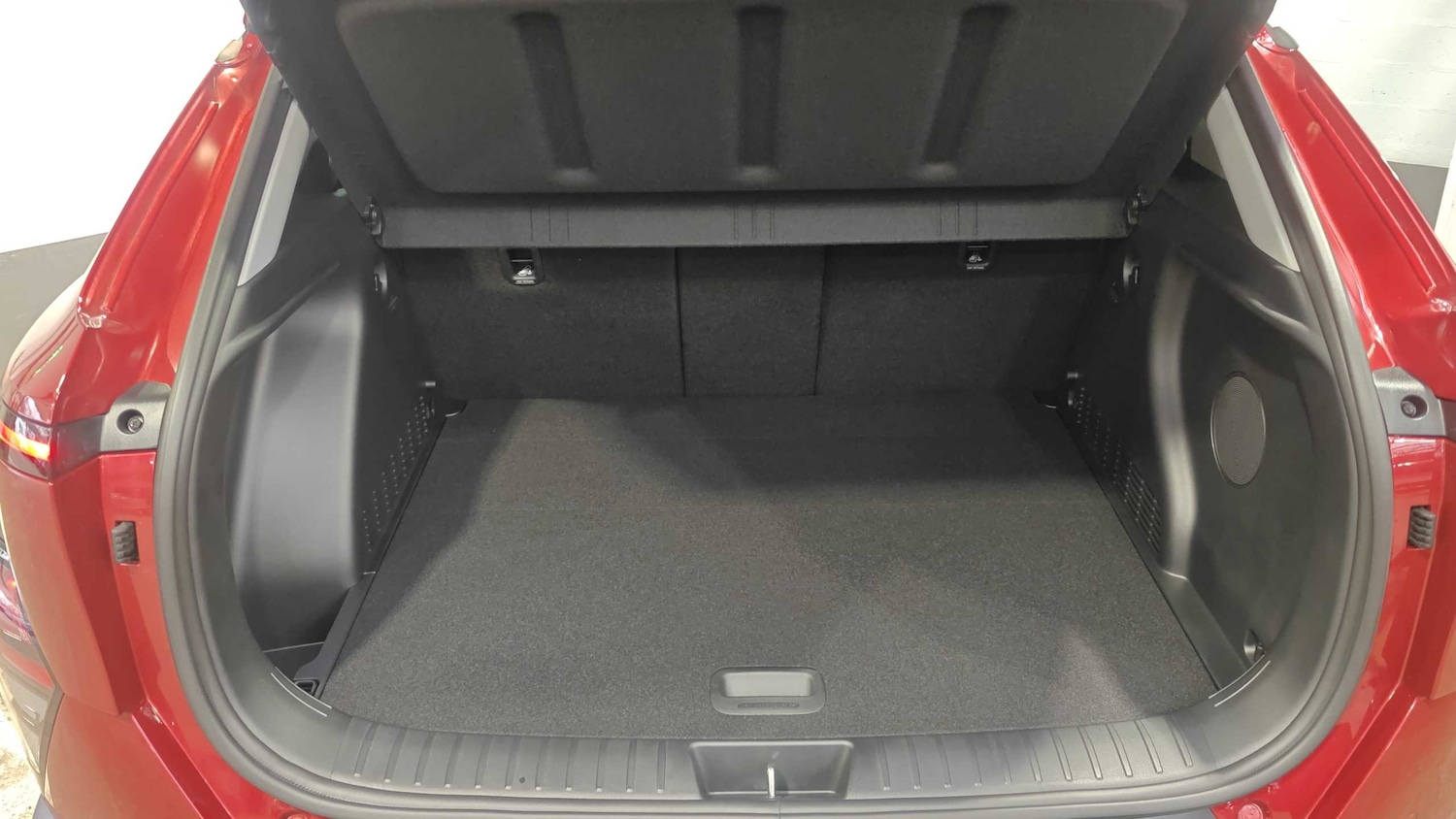 Used Hyundai KONA 2025 for sale - 77861237: Photo 5