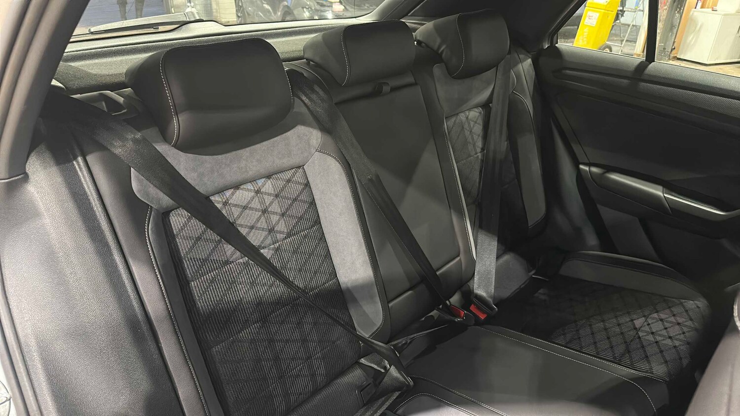 Used Volkswagen T-Roc for sale - 77860751: Photo 10