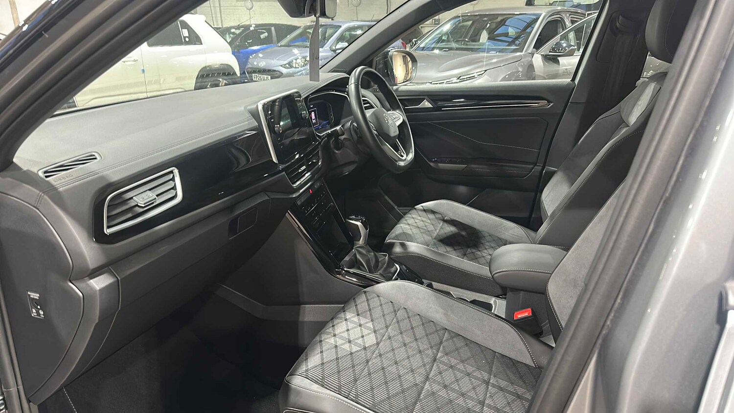 Used Volkswagen T-Roc for sale - 77860751: Photo 14