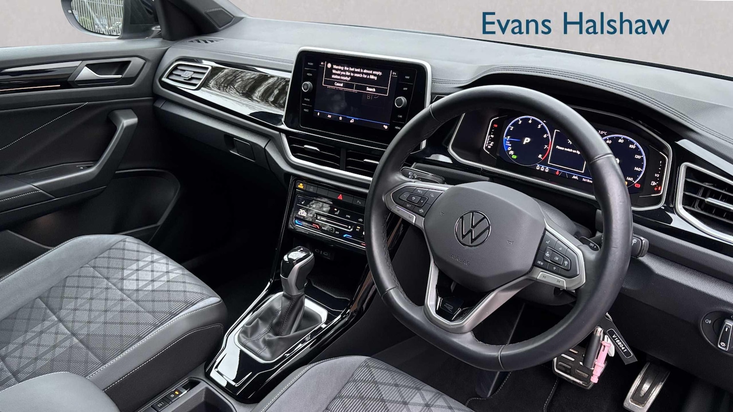 Used Volkswagen T-Roc for sale - 77860751: Photo 9