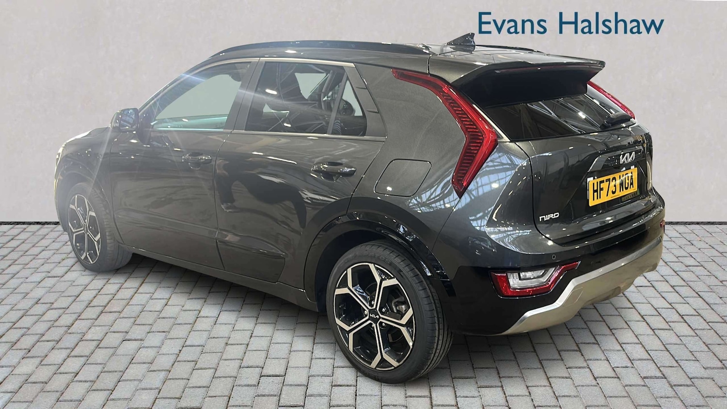 Used Kia Niro 2023 for sale - 77960990: Photo 2