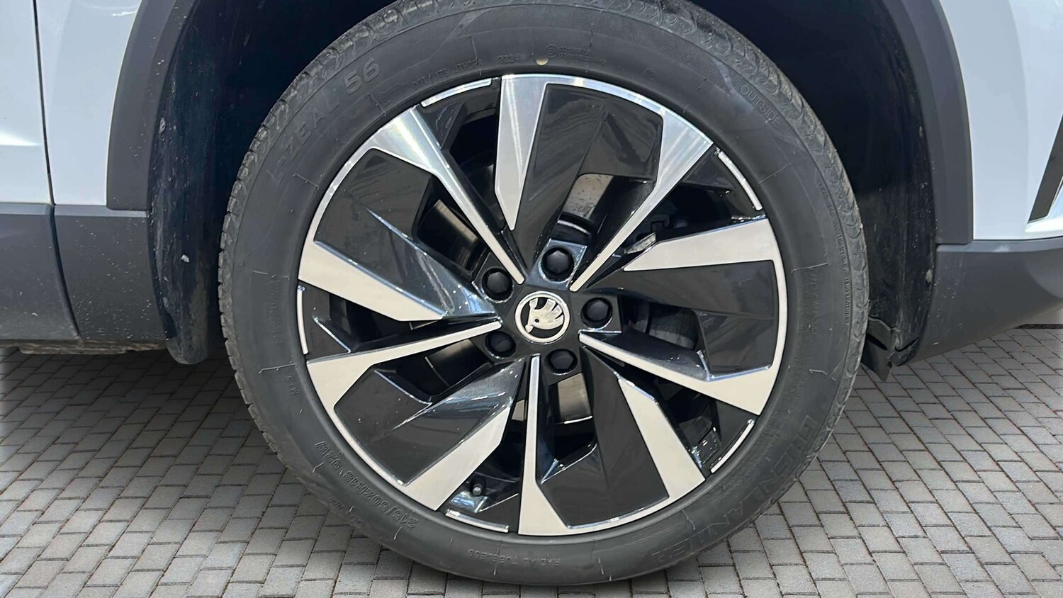 Used Skoda Karoq for sale - 77859387: Photo 6