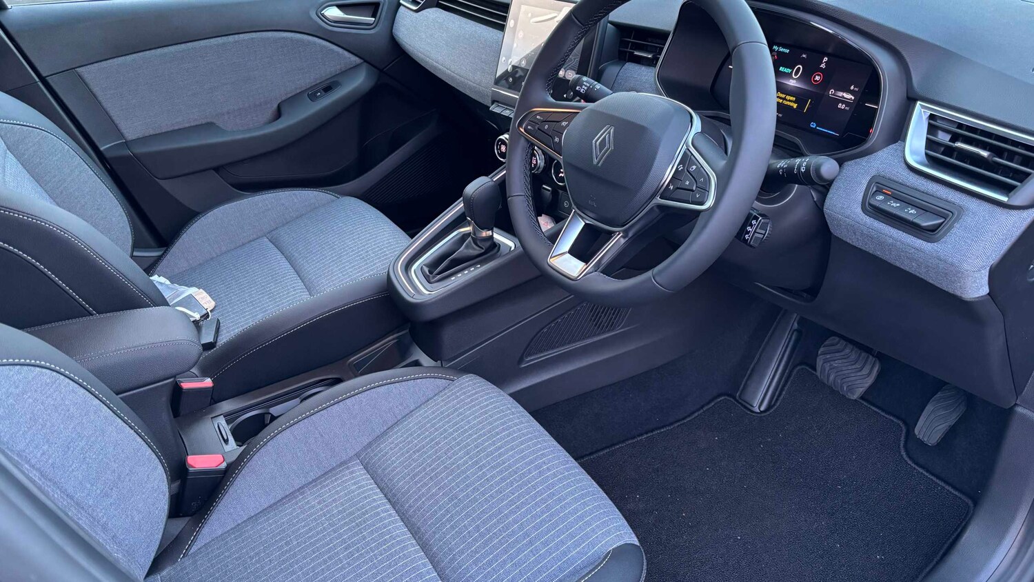 Used Renault Clio 2025 for sale - 77857920: Photo 19