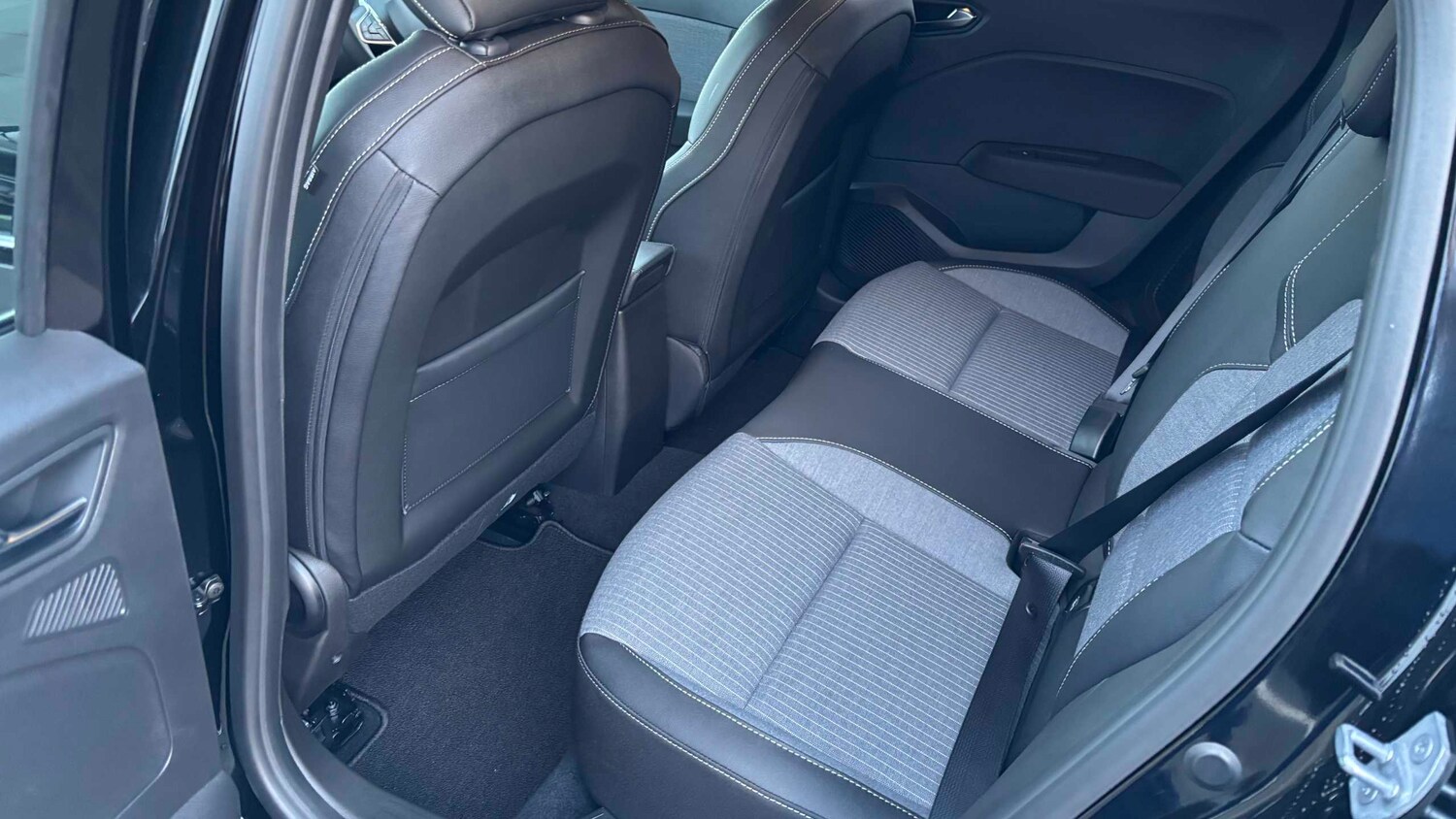 Used Renault Clio 2025 for sale - 77857920: Photo 21