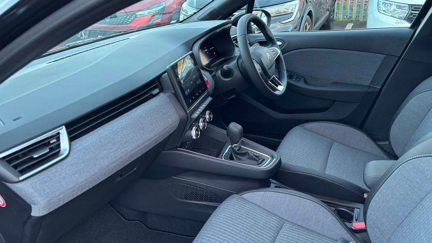 Used Renault Clio 2025 for sale - 77857920: Photo 22