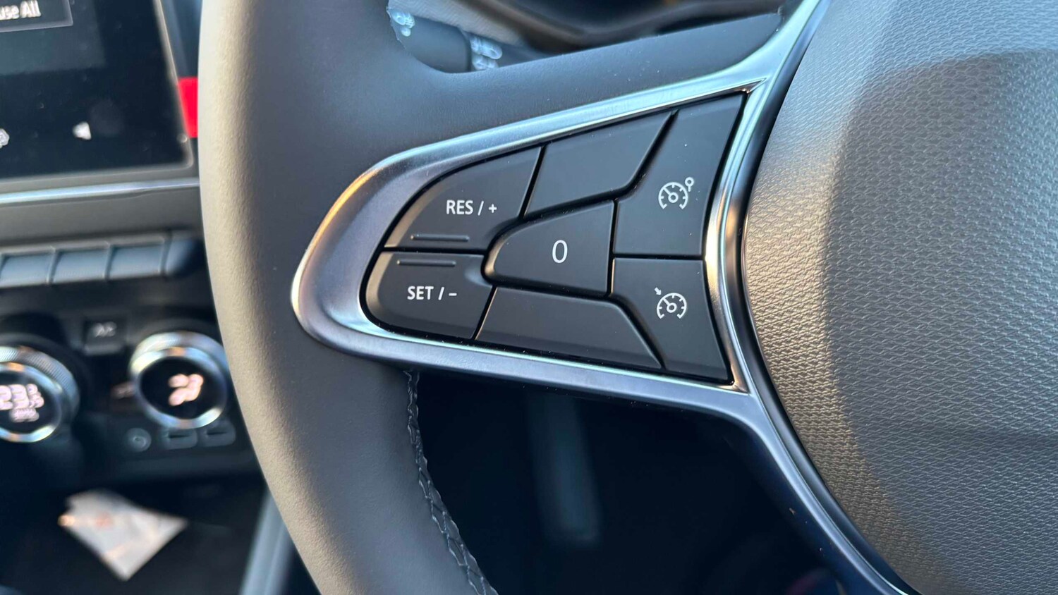 Used Renault Clio 2025 for sale - 77857920: Photo 24