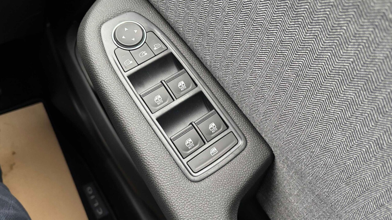 Used Renault Clio for sale - 77862210: Photo 34