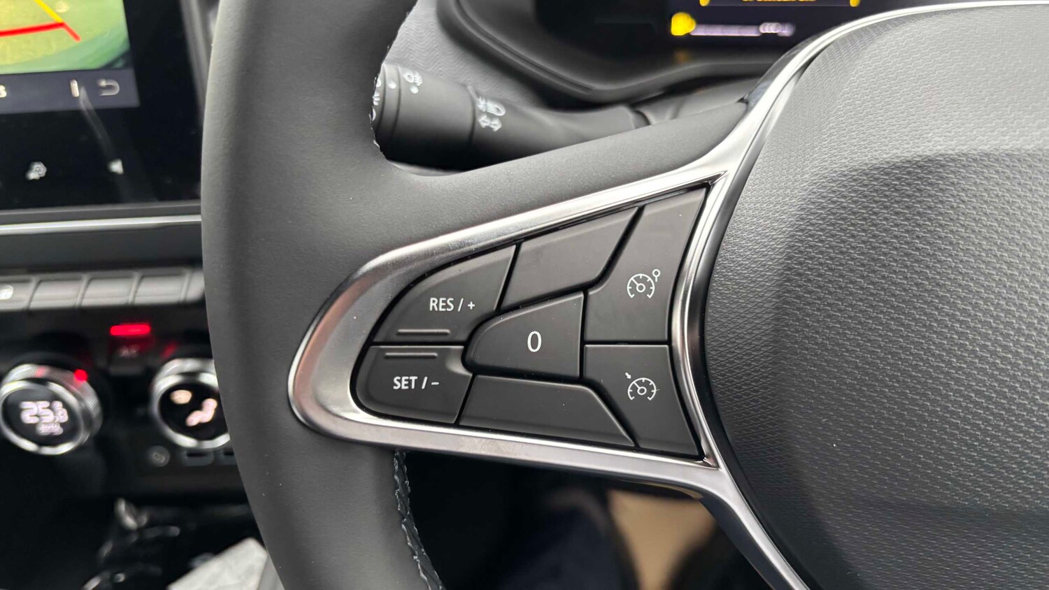 Used Renault Clio for sale - 77862210: Photo 6