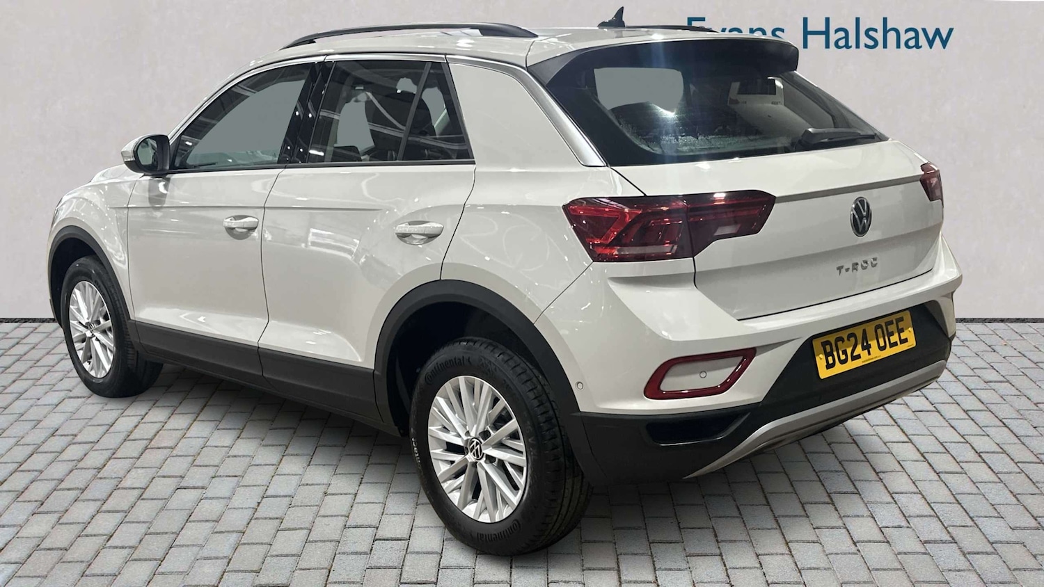 Used Volkswagen T-Roc for sale - 77859877: Photo 2