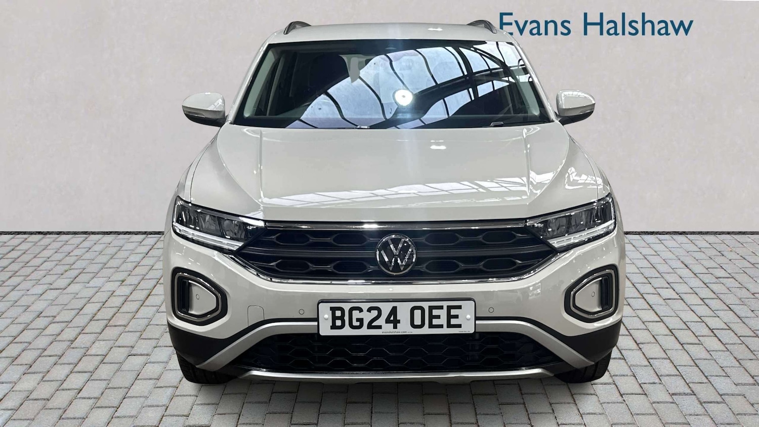Used Volkswagen T-Roc for sale - 77859877: Photo 4