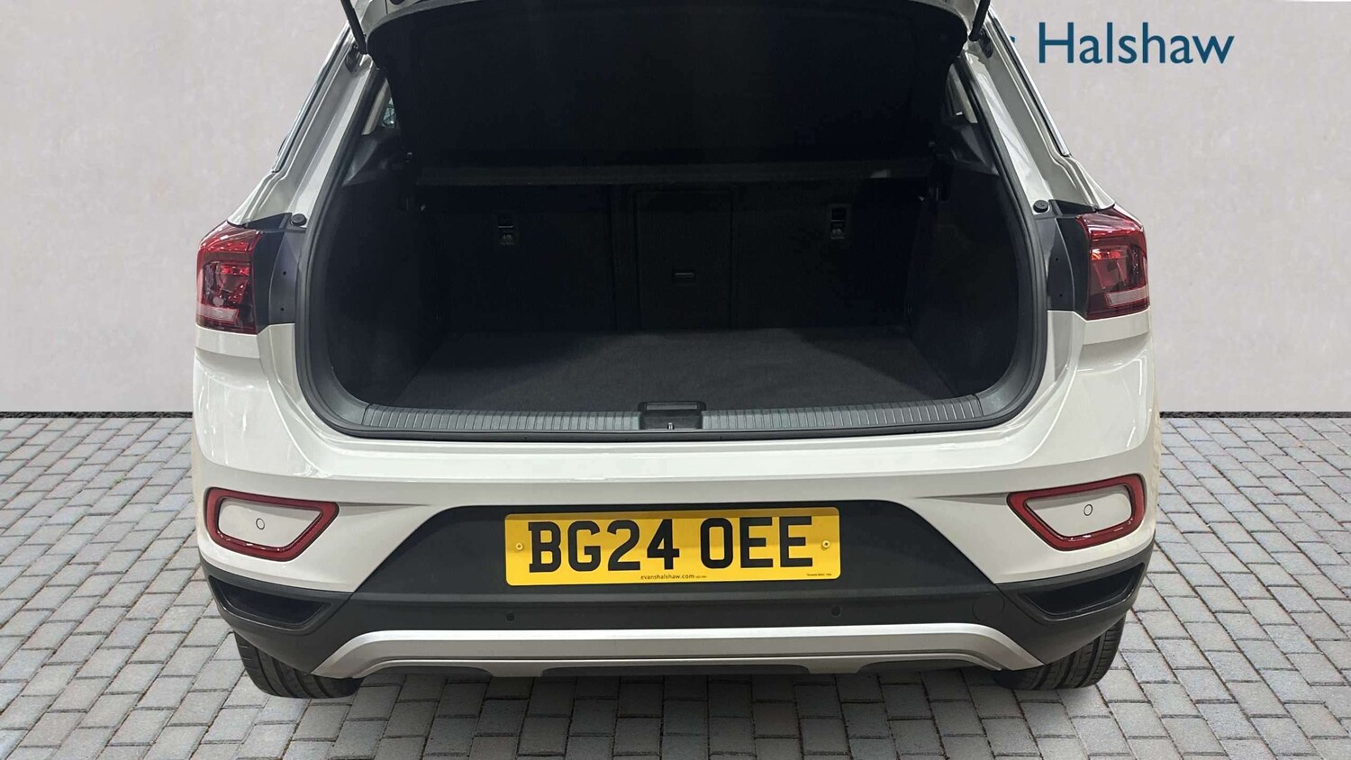 Used Volkswagen T-Roc for sale - 77859877: Photo 7